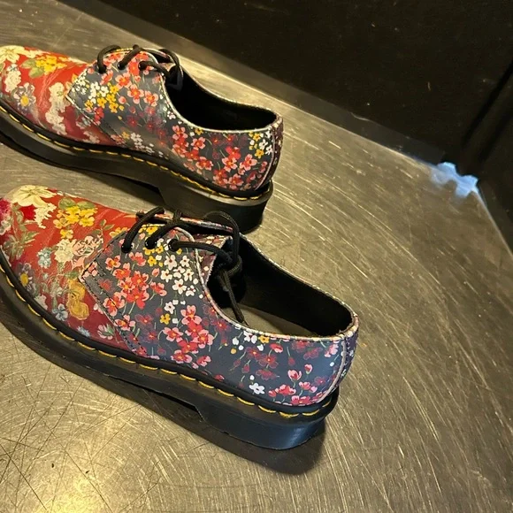 Doc Martens Floral Shoes Size 5 Women - Picture 2 of 12